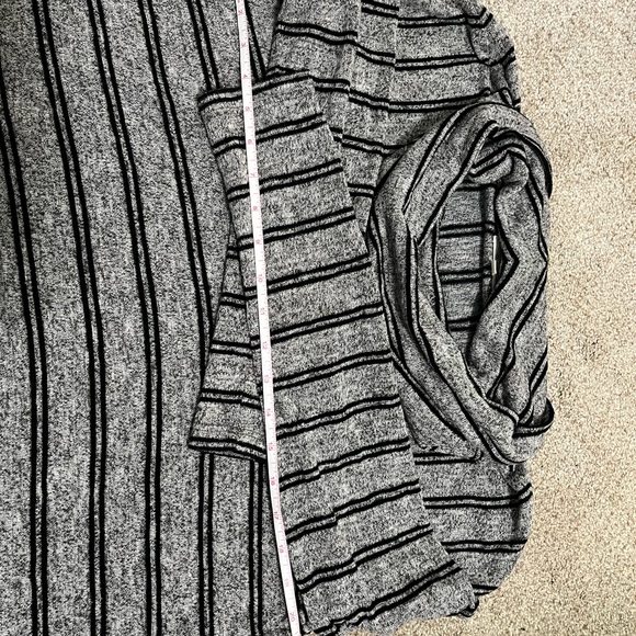 Lou & Grey Gray Striped Blouse - Picture 5 of 8